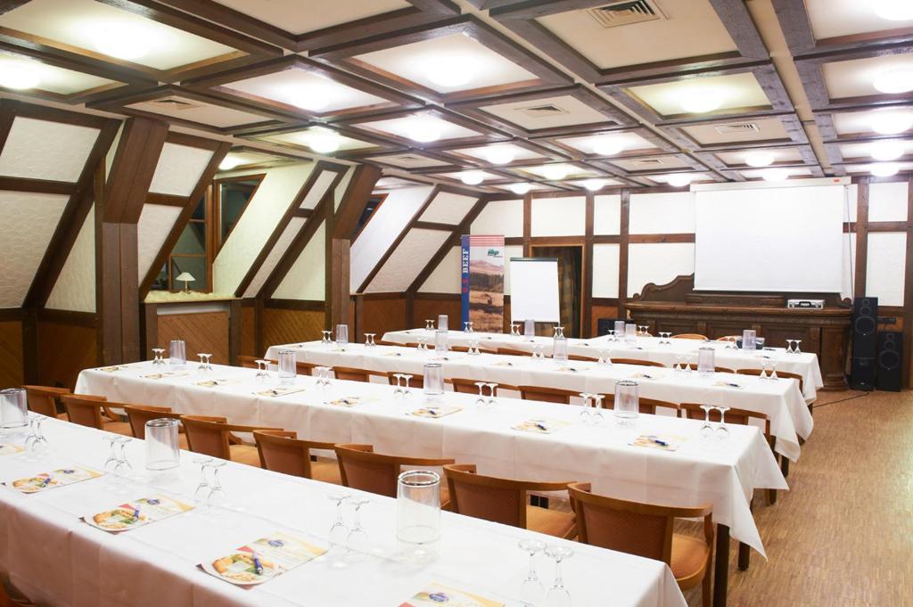 Hotel Restaurant Zur Linde Pattensen Eksteriør billede