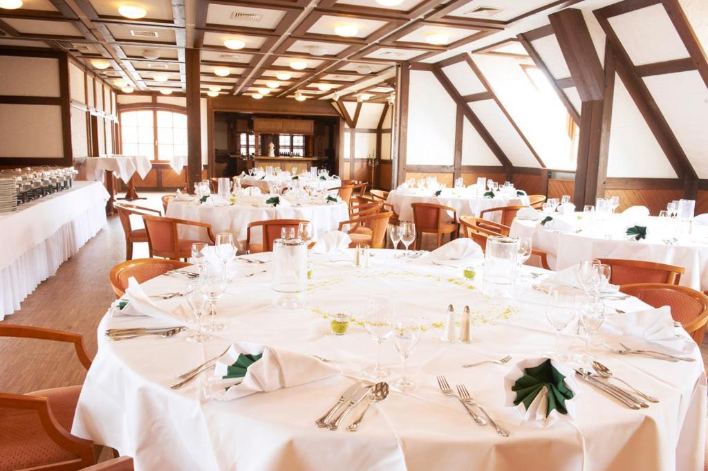 Hotel Restaurant Zur Linde Pattensen Eksteriør billede